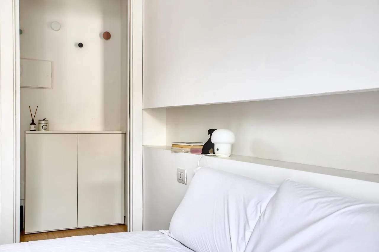 Apartment Joivy Fantastic Flat Near City Center Milan
